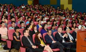 新加坡东亚管理学院文凭颁发